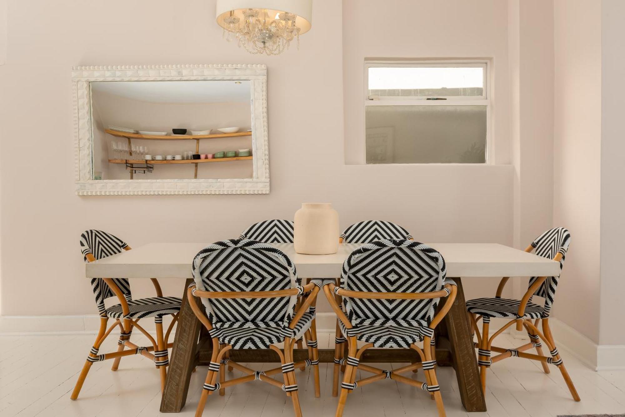 Apartment Oliver Court 4 Cape Town